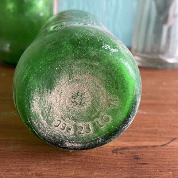 Four old bottles Sprite 7-Up orange crush and unknown - Picture 5 of 11